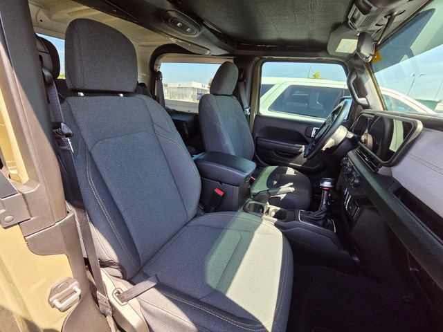 Used 2025 Jeep Wrangler Sport AWD/4WD image 18