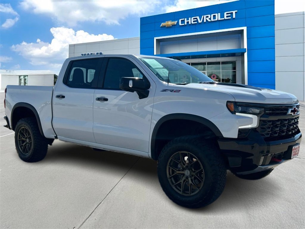 Used 2022 Chevrolet Silverado 1500 ZR2 w/ Technology Package image 3