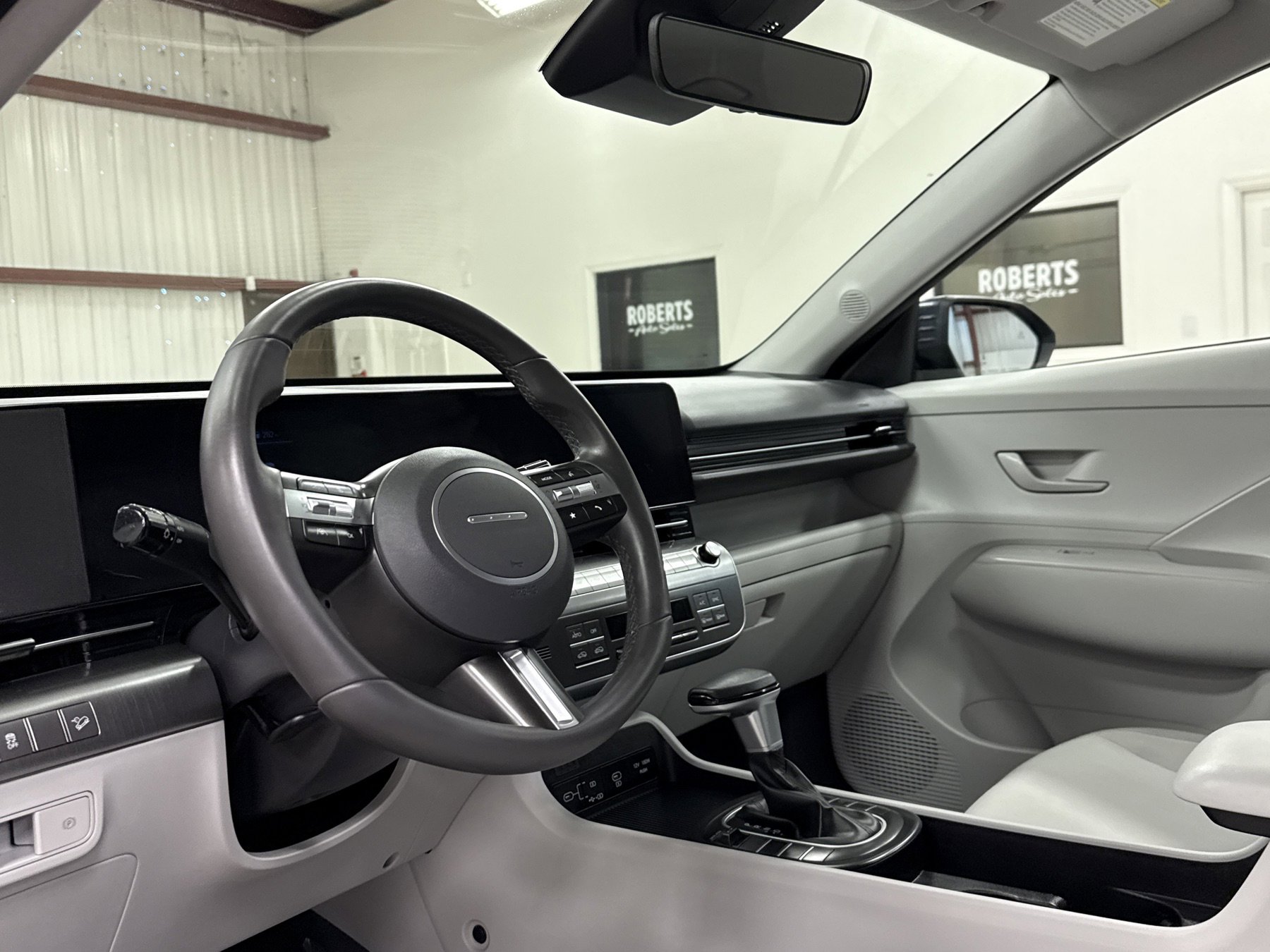 Used 2025 Hyundai Kona SEL image 6