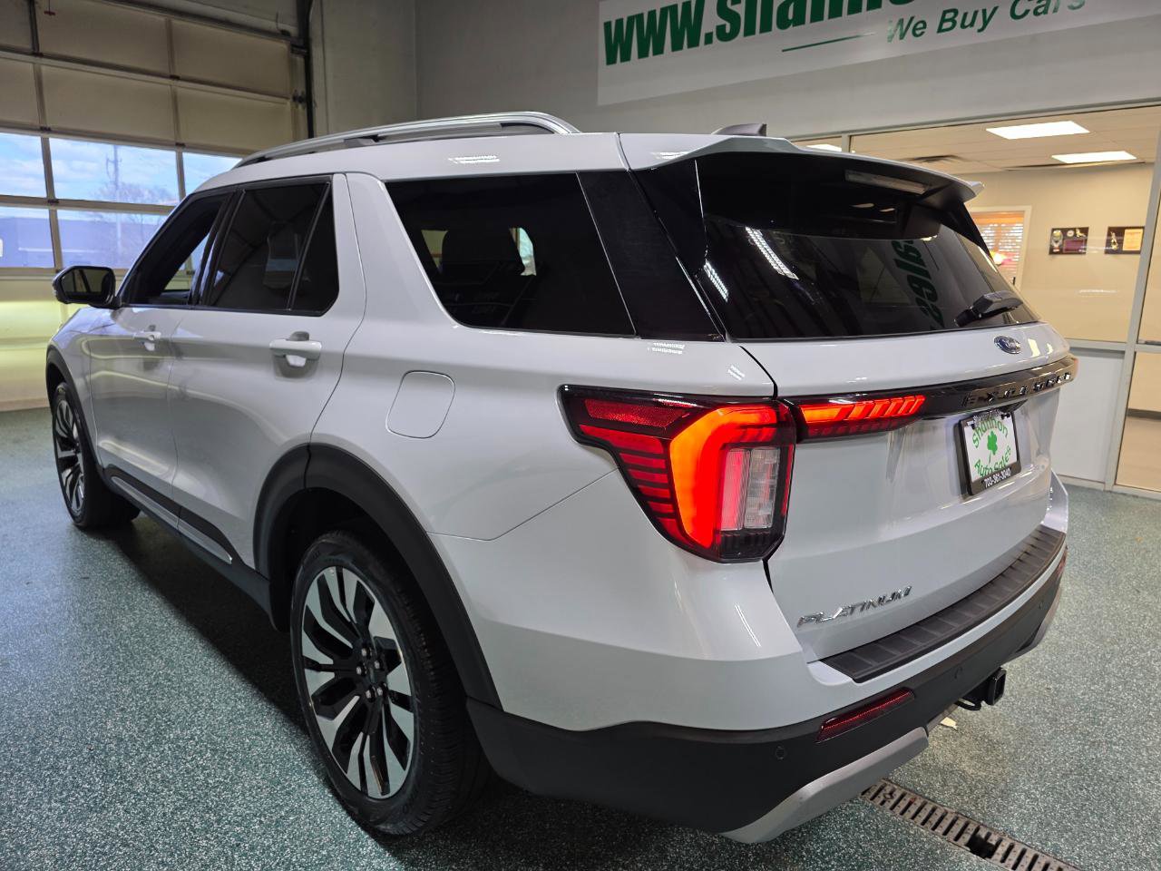 Used 2025 Ford Explorer Platinum w/ LUX Leather Package image 9