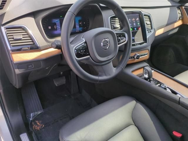 Used 2025 Volvo XC90 B6 Plus AWD/4WD image 3