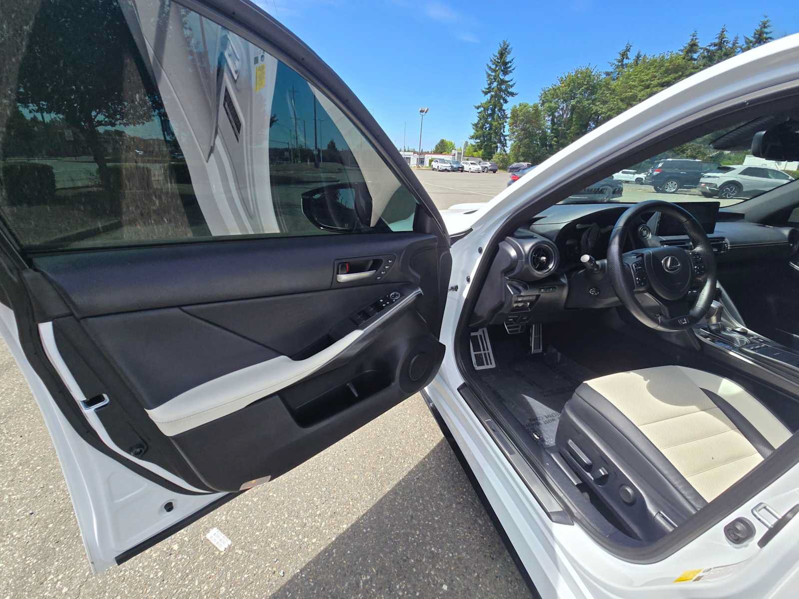 Used 2023 Lexus IS 500 RWD image 19