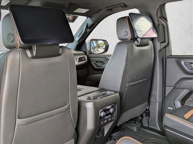 Used 2024 GMC Yukon AT4 w/ Technology Package image 18