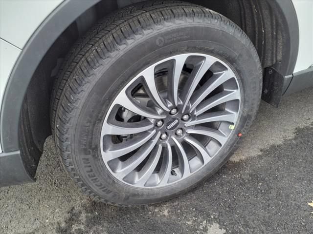 New 2024 Lincoln Aviator AWD w/ Premium Package image 7