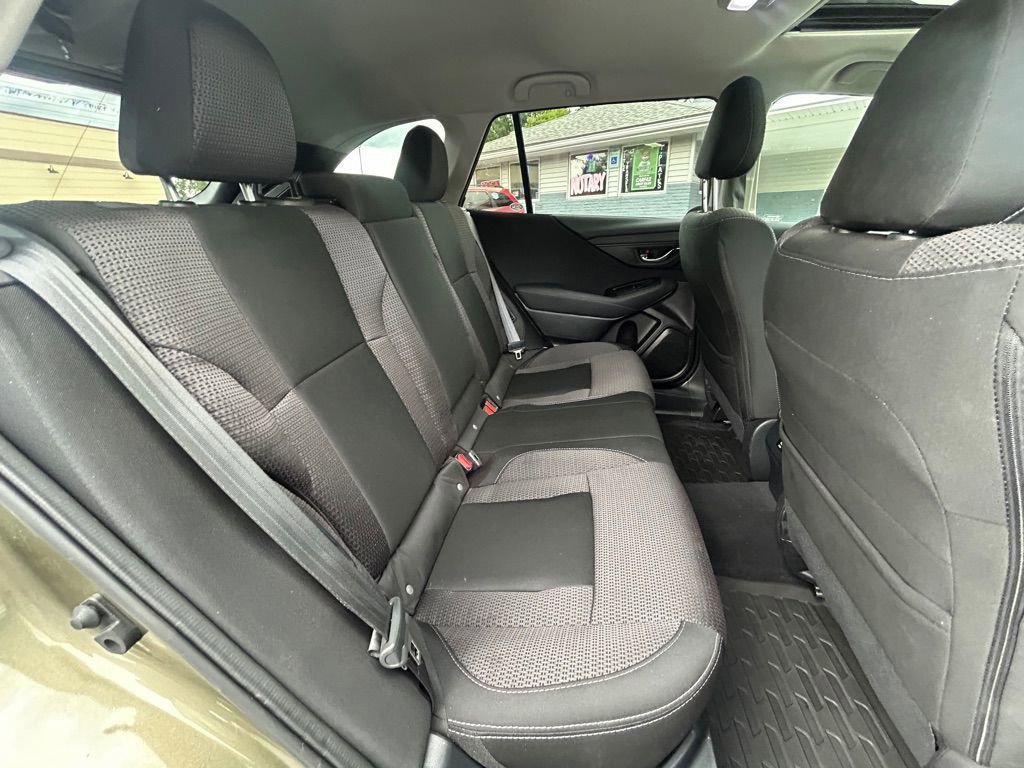 Used 2024 Subaru Outback Premium image 6
