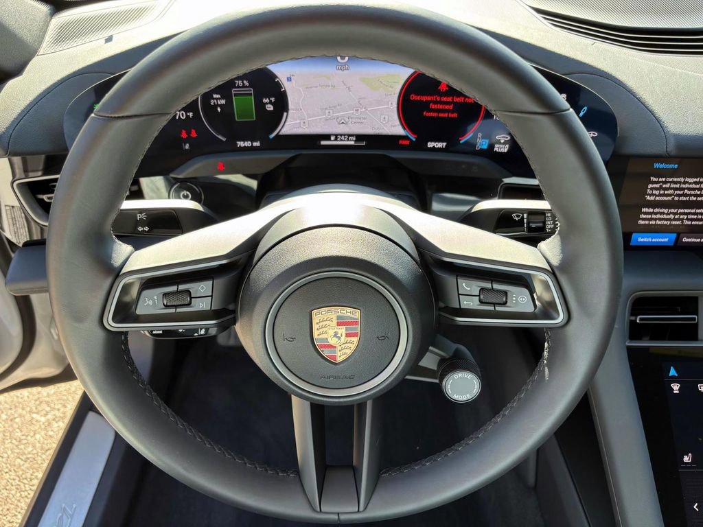 Used 2025 Porsche Taycan image 26
