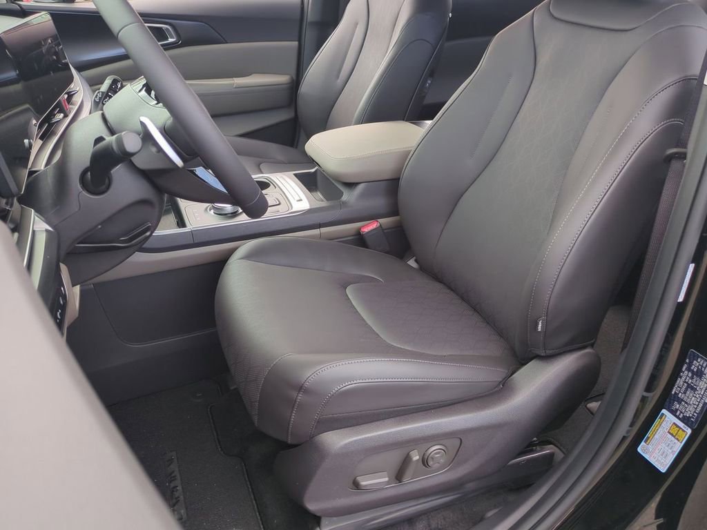 New 2026 Kia Carnival LXS image 19