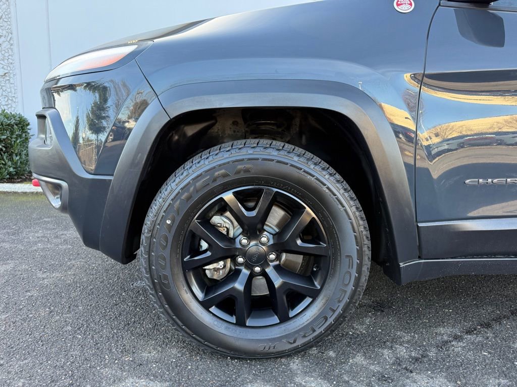 Used 2016 Jeep Cherokee Trailhawk w/ Comfort/Convenience Group image 13