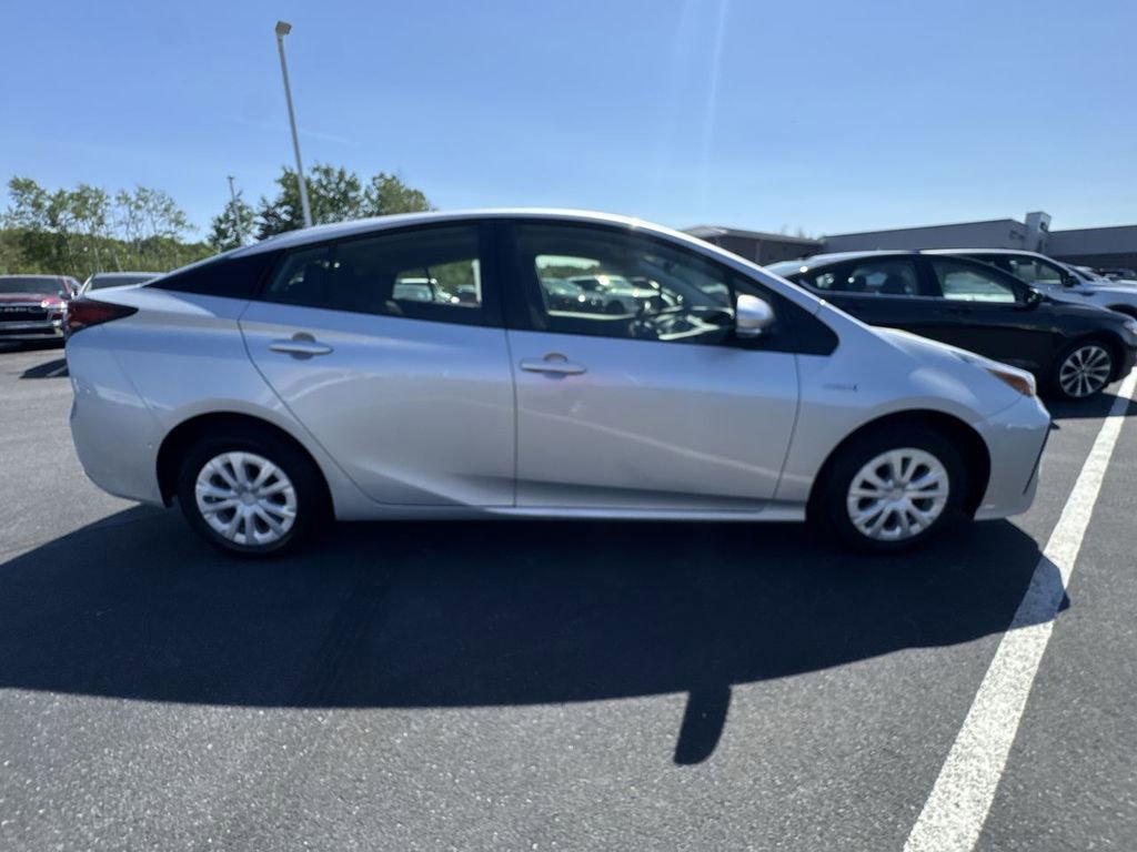 Used 2020 Toyota Prius LE FWD image 9