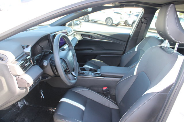 Used 2026 Toyota Camry SE w/ Multimedia Upgrade Package FWD image 32