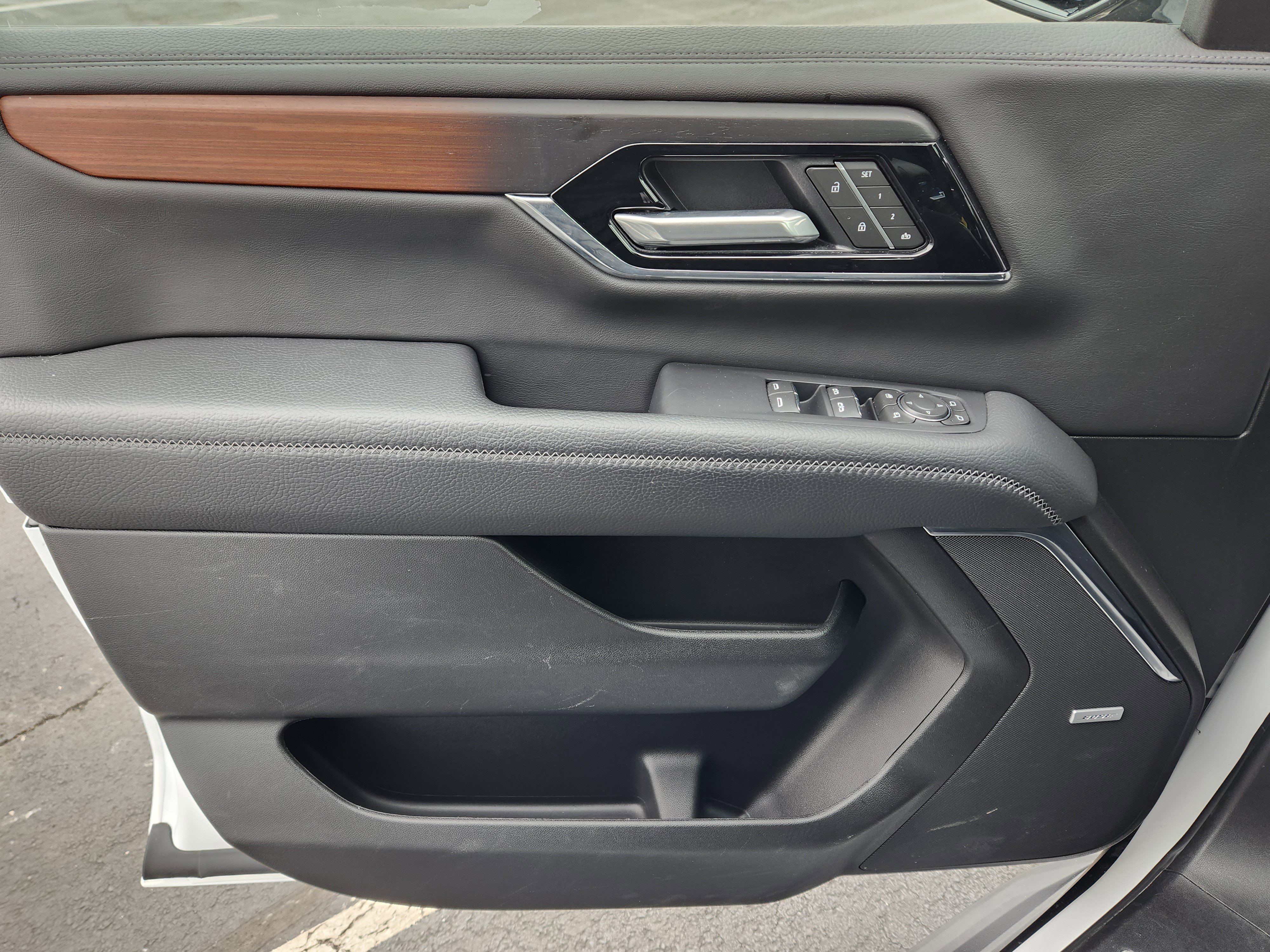 Used 2025 GMC Yukon XL Denali image 24