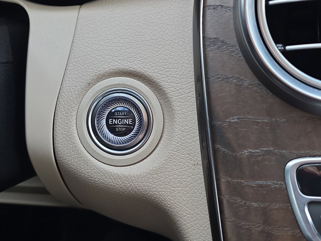 Used 2021 Mercedes-Benz C 300 4MATIC Sedan image 28