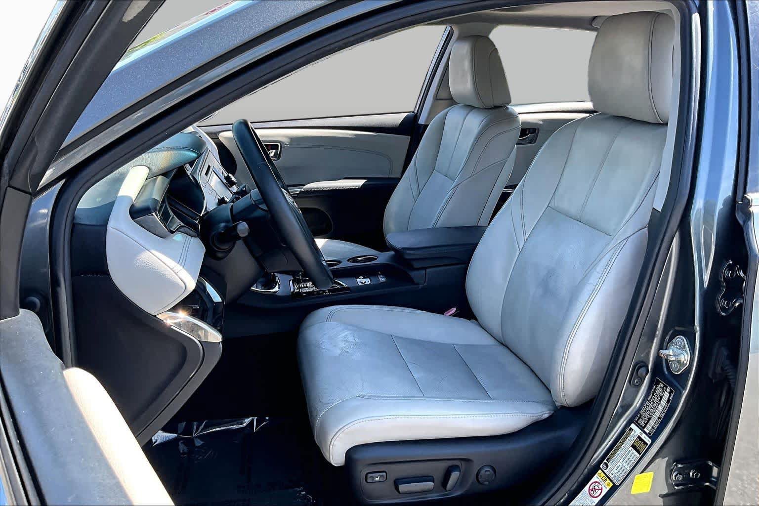 Used 2017 Toyota Avalon Limited FWD image 7