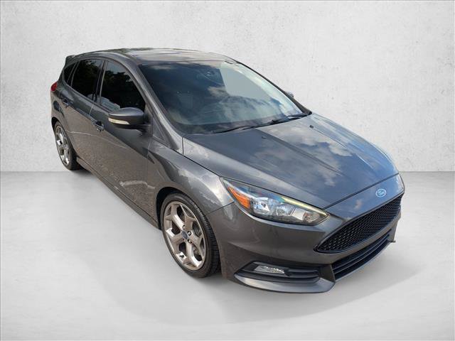 Used 2018 Ford Focus ST FWD image 3