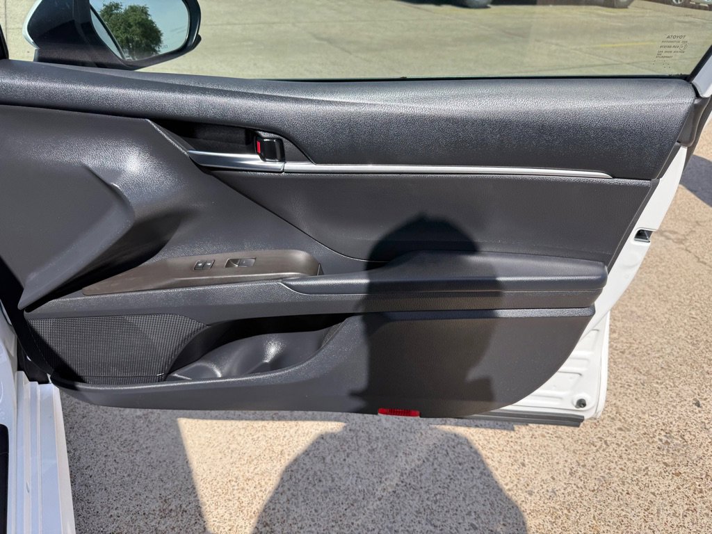 Used 2021 Toyota Camry LE FWD image 22