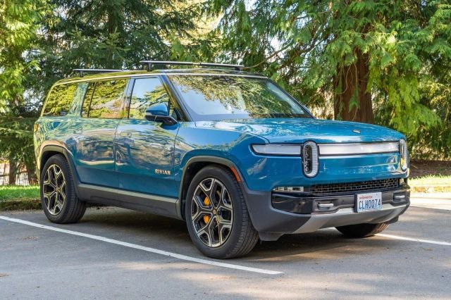 Used 2024 Rivian R1S Launch Edition image 1