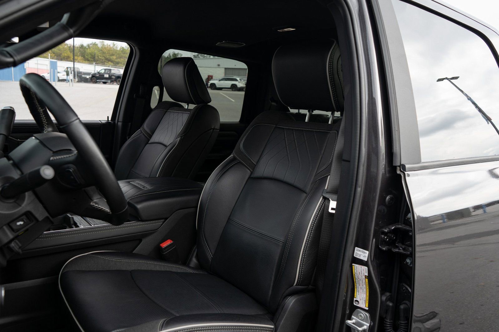 Used 2025 RAM 3500 Limited image 23