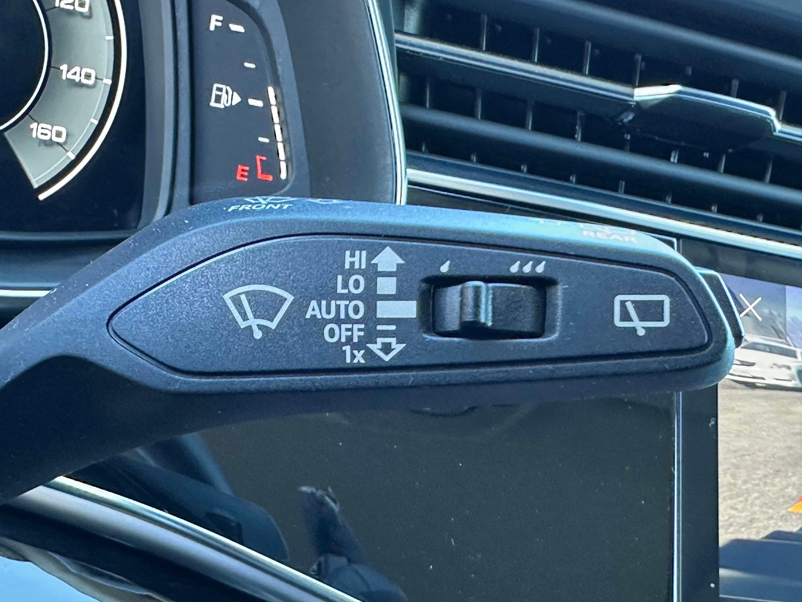 Used 2022 Audi Q7 Premium Plus image 17