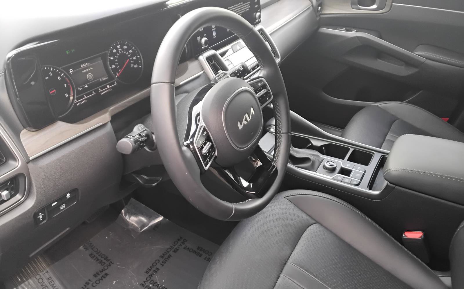 Used 2022 Kia Sorento EX w/ Panoramic Sunroof Package image 17