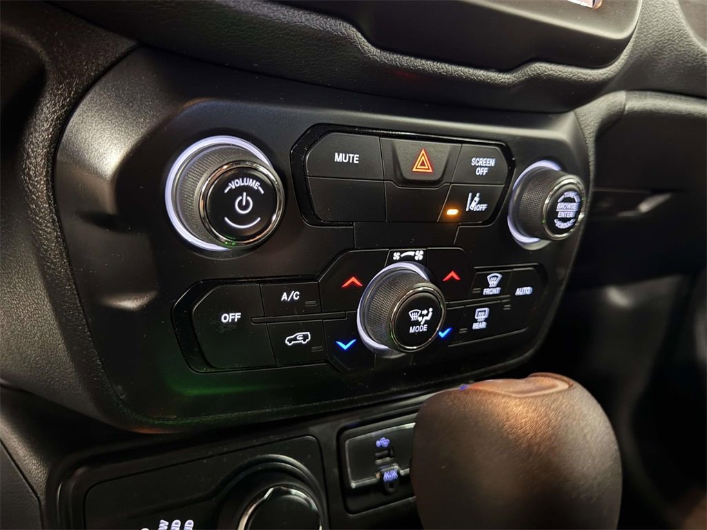 Used 2021 Jeep Renegade Latitude image 25