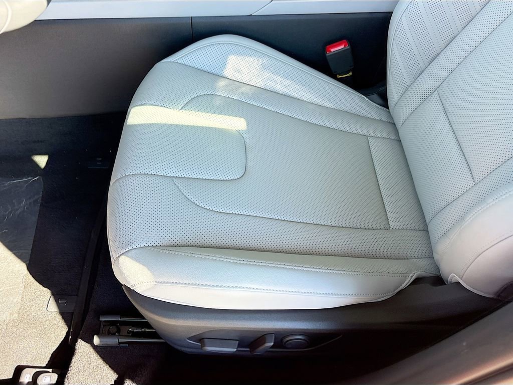 New 2025 Hyundai Elantra Limited image 20