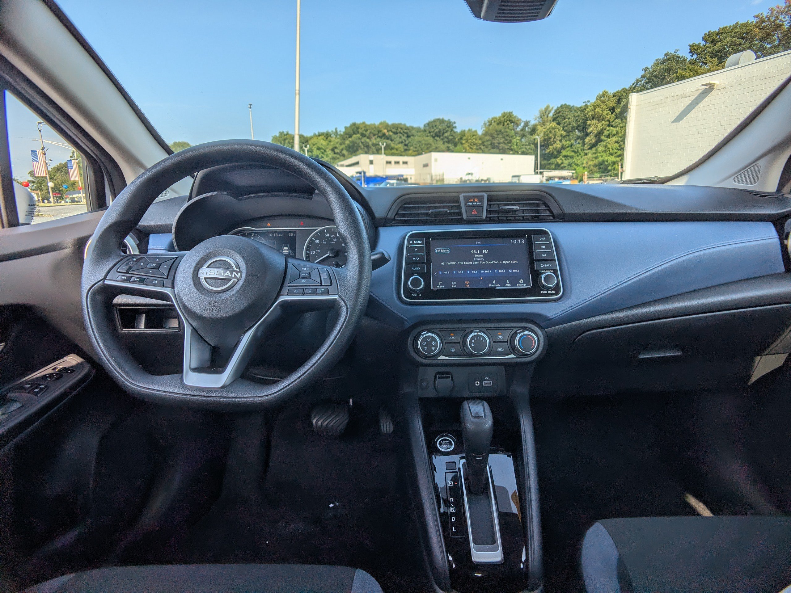 Used 2024 Nissan Versa SV FWD image 15