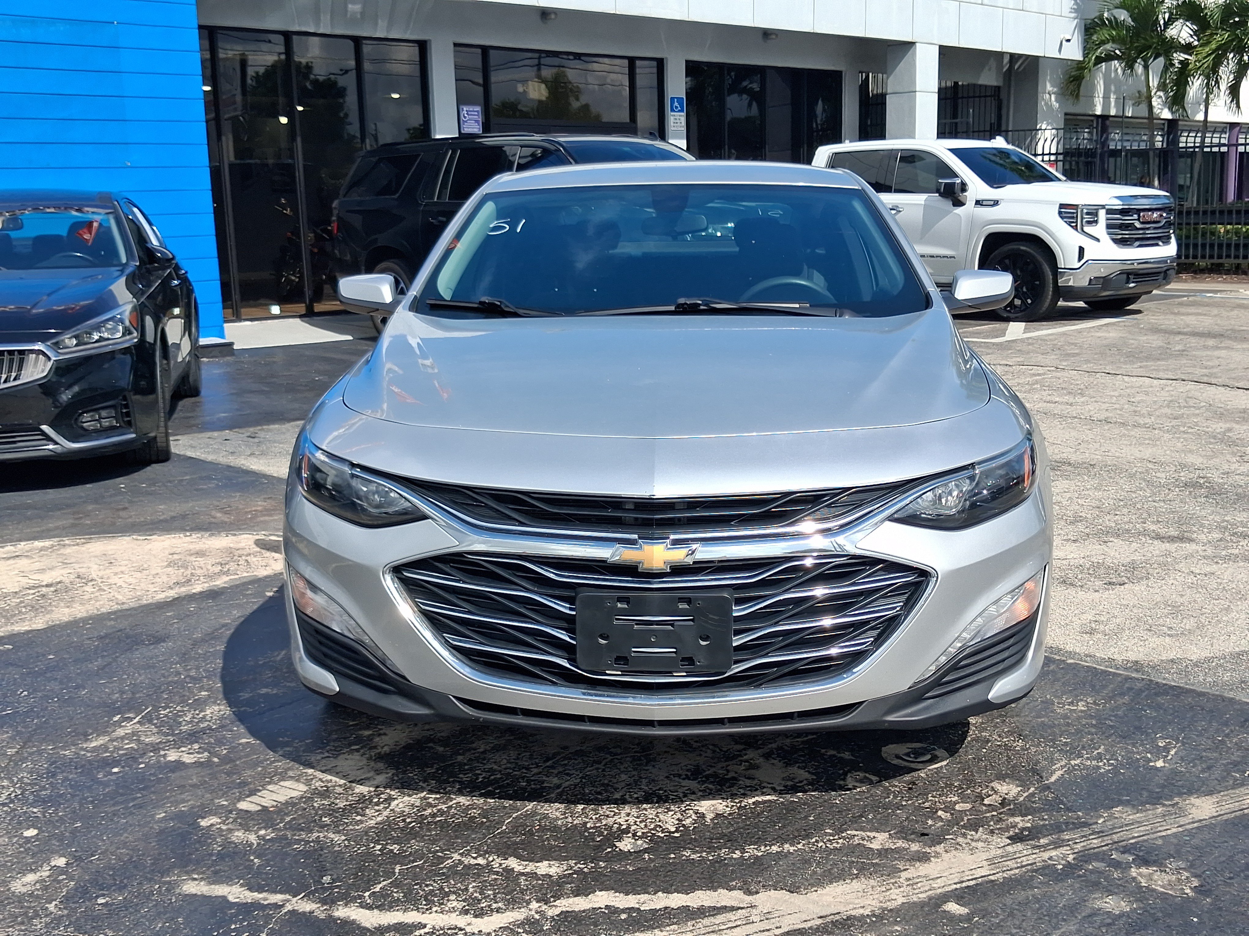 Used 2019 Chevrolet Malibu LT FWD image 3