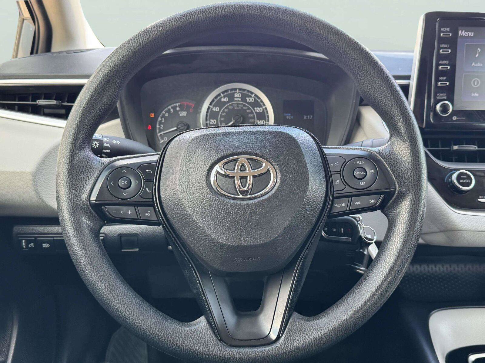 Used 2021 Toyota Corolla LE FWD image 25