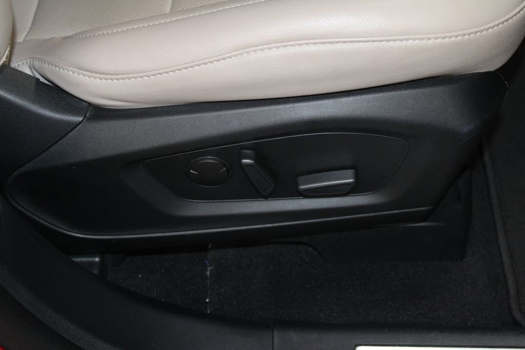 Used 2024 Ford Explorer Limited image 32