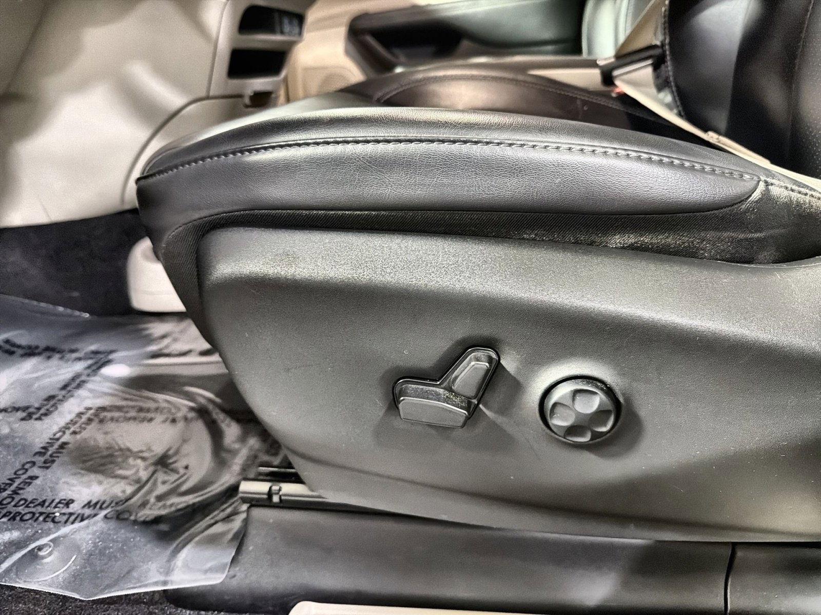 Used 2023 Chrysler Pacifica Touring-L image 29