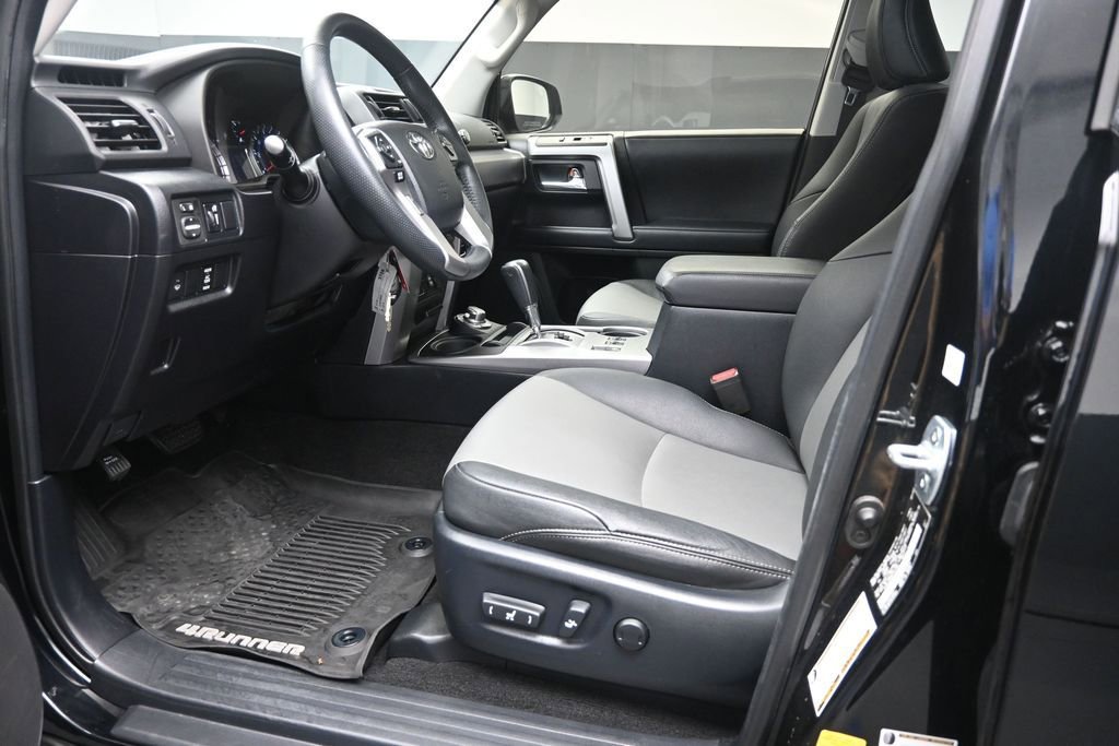 Used 2019 Toyota 4Runner SR5 Premium AWD/4WD image 17