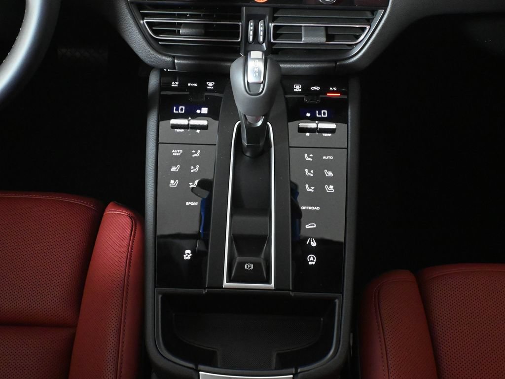 New 2026 Porsche Macan AWD/4WD image 23