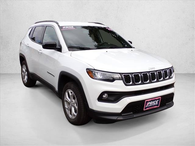 Used 2024 Jeep Compass Latitude AWD/4WD image 6