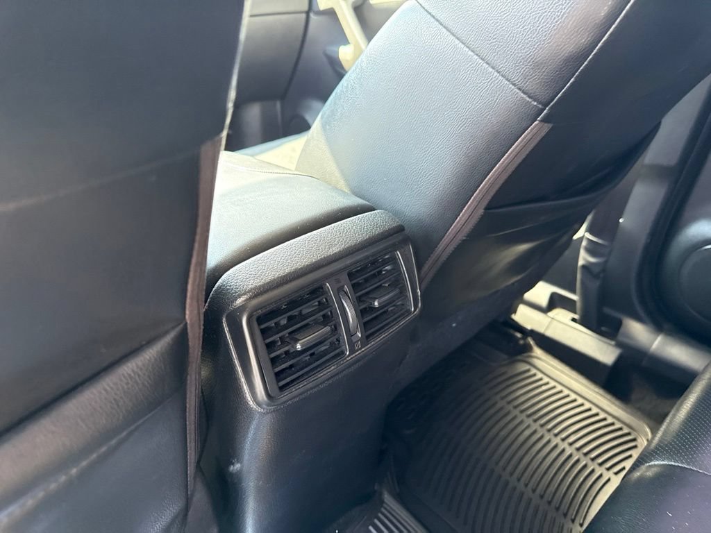 Used 2018 Nissan Rogue Sport SL FWD image 19