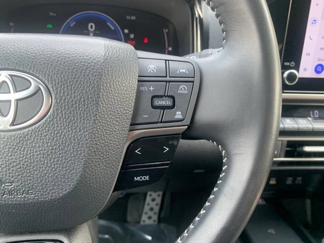 Used 2025 Toyota Camry SE FWD image 18