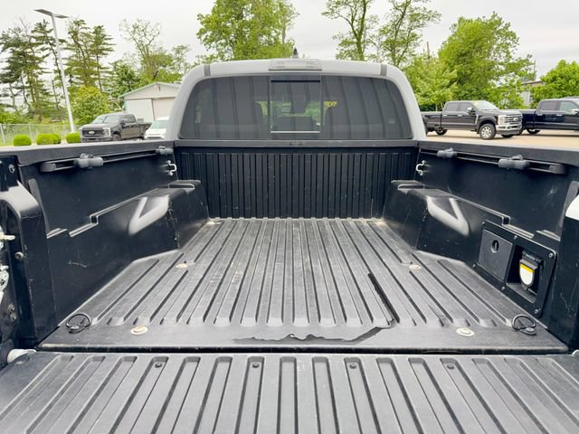 Used 2020 Toyota Tacoma TRD Off-Road AWD/4WD image 6