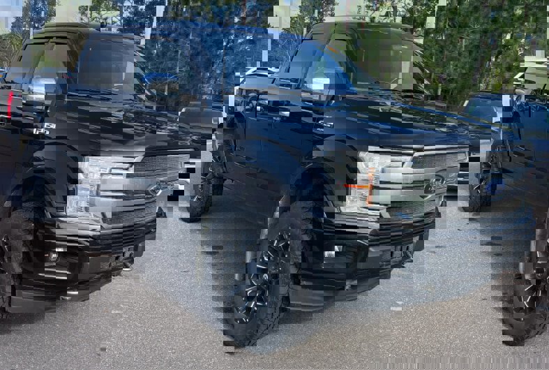 Used 2018 Ford F150 Platinum w/ Technology Package image 3