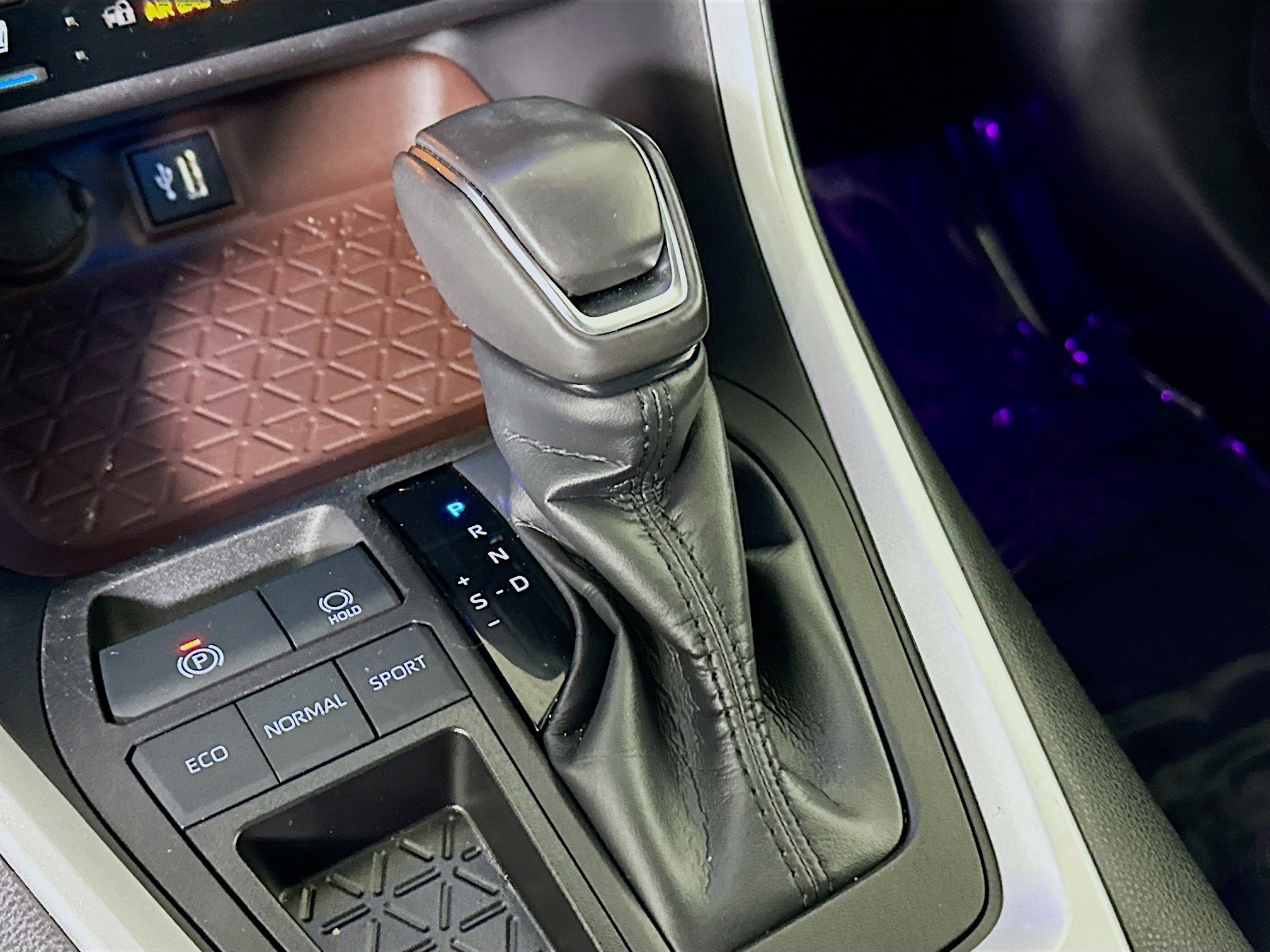 Used 2024 Toyota RAV4 Limited image 21