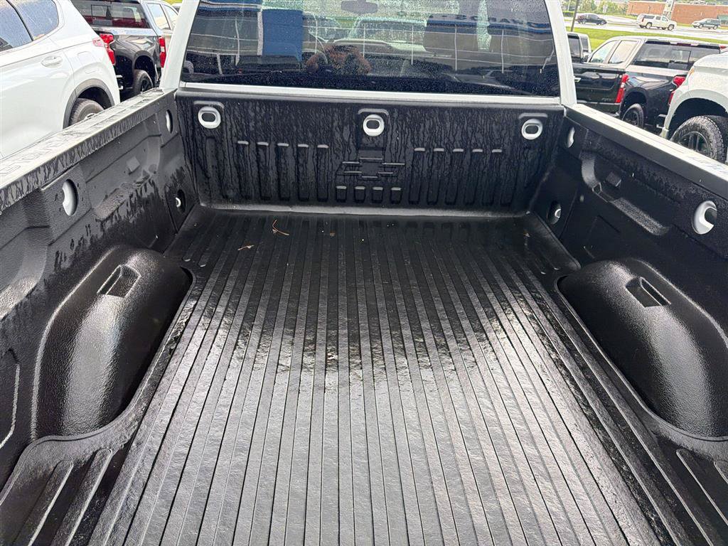Used 2016 Chevrolet Silverado 1500 Custom w/ Custom Convenience Package RWD image 14