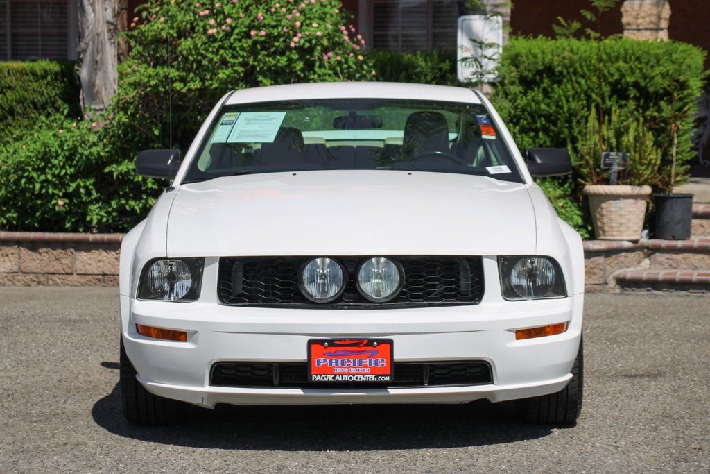 Used 2006 Ford Mustang Premium RWD image 3