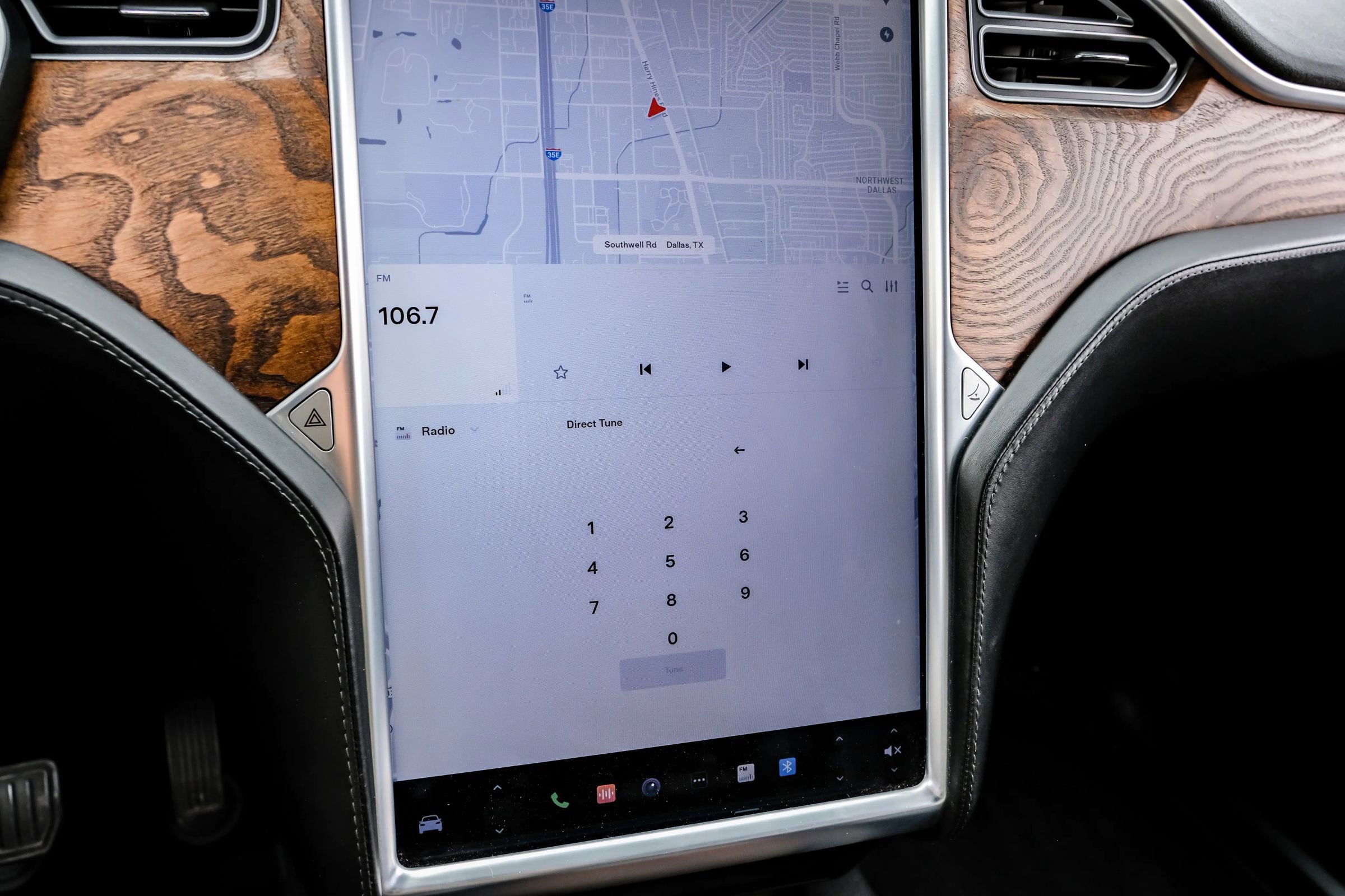 Used 2017 Tesla Model X 90D image 30