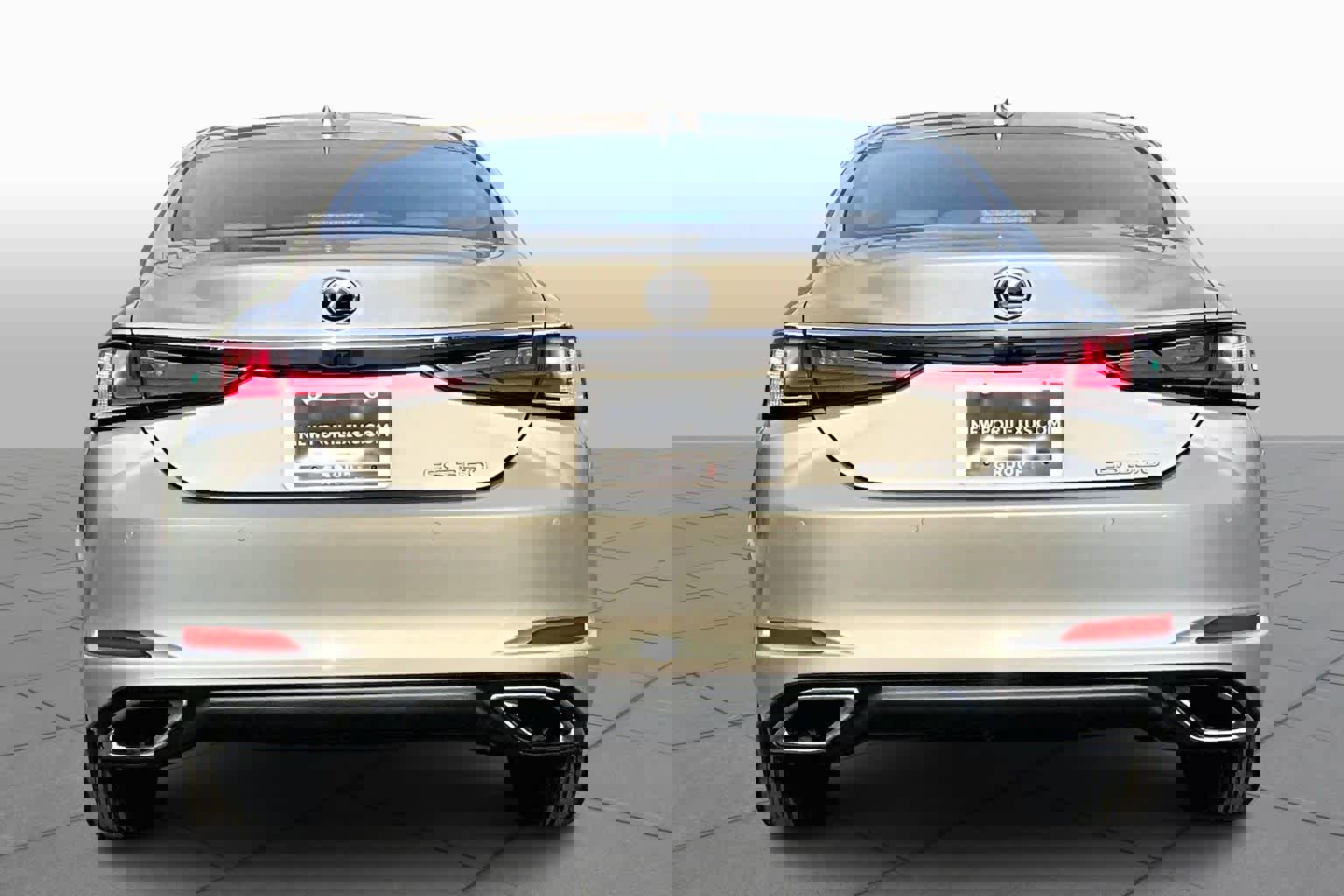 New 2025 Lexus ES 350 w/ Premium Package image 4