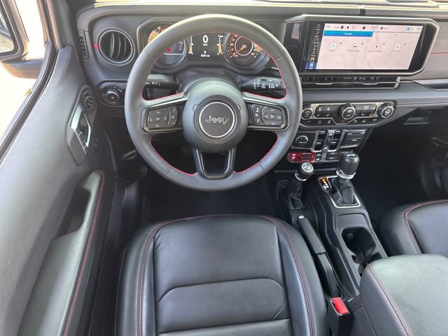 Used 2024 Jeep Wrangler Unlimited Rubicon AWD/4WD image 15