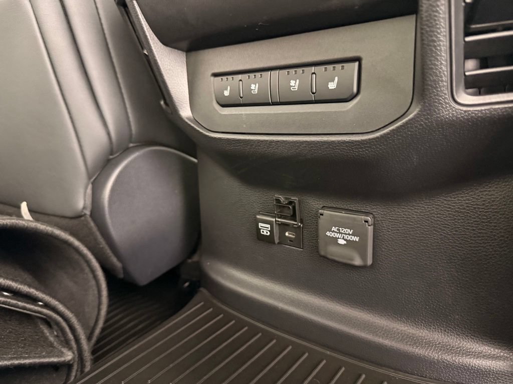 Certified 2025 Toyota Tundra Capstone AWD/4WD image 22