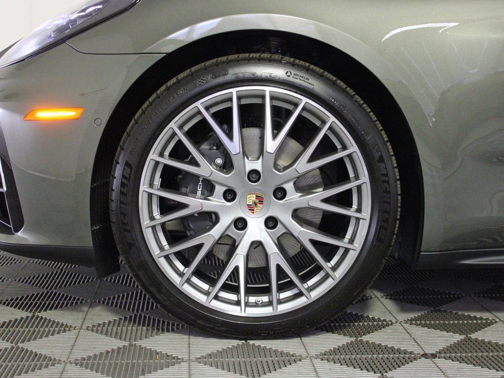 Certified 2026 Porsche Panamera 4 image 39