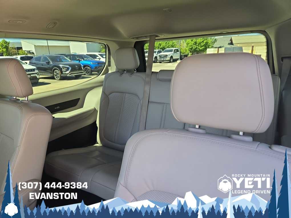 Used 2022 Jeep Wagoneer Series III w/ Rear Seat Video Group 1 AWD/4WD image 21
