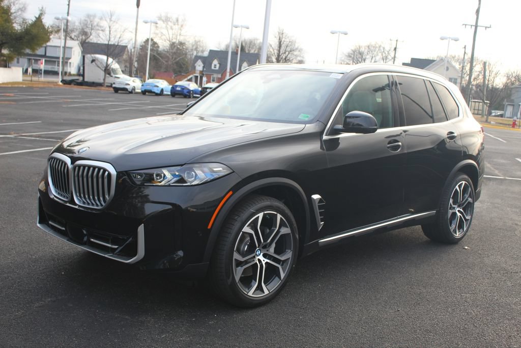 Used 2026 BMW X5 xDrive50e AWD/4WD image 3