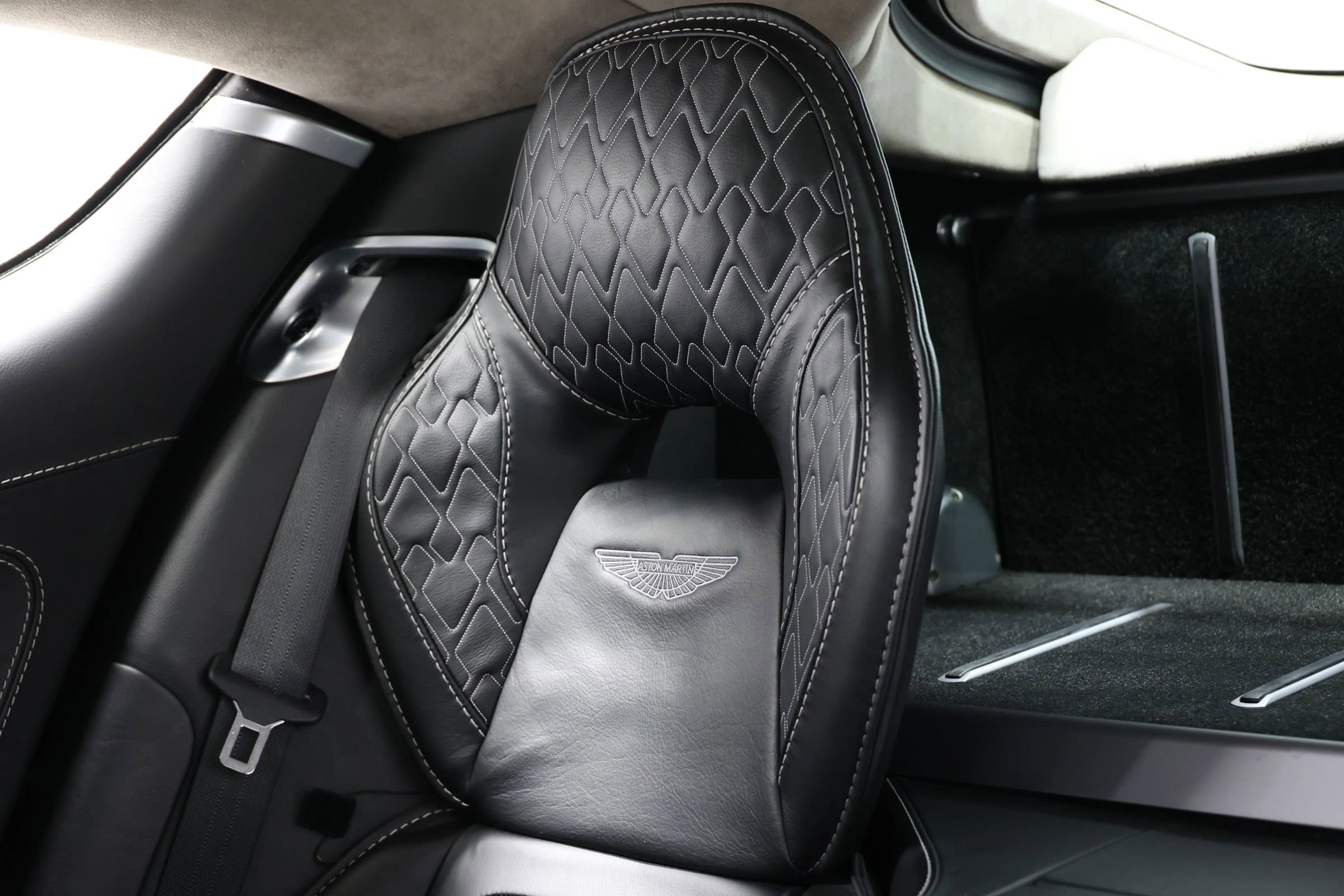 Used 2015 Aston Martin Rapide S image 42