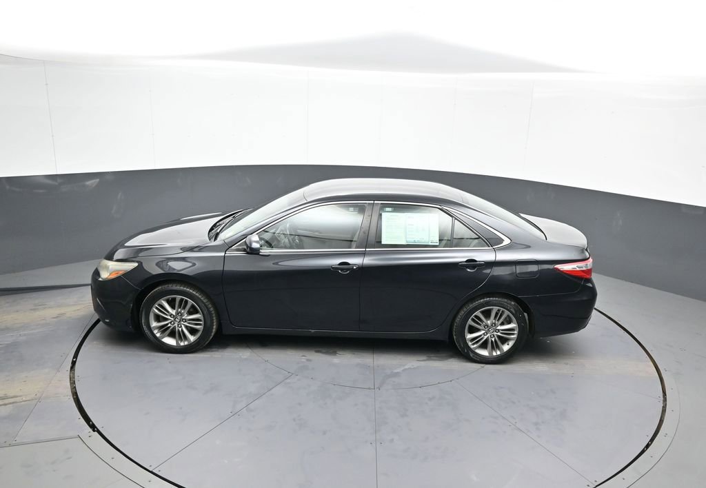 Used 2016 Toyota Camry SE image 39