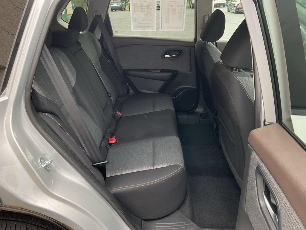 Used 2023 Nissan Rogue SV AWD/4WD image 19